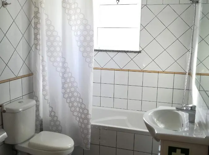 Casa Pompona 1 Vakantiehuis Rogil